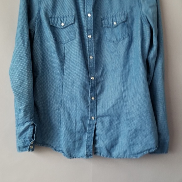 X PASSPORT BUTTON DOWN LONG SLEEVE DOTTED CHAMBRAY - Picture 2 of 5